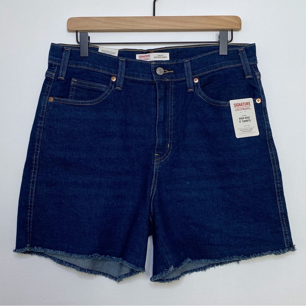 Signature Levi Strauss Shorts Frayed High Rise 14